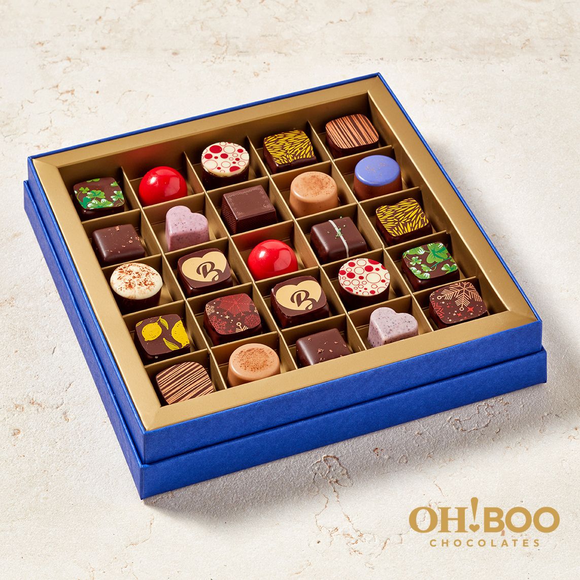 25 Piece Praline Box - Christmas
